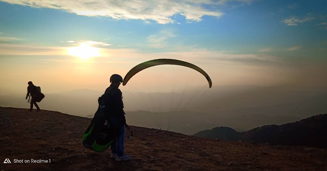 Paragliding in Bir